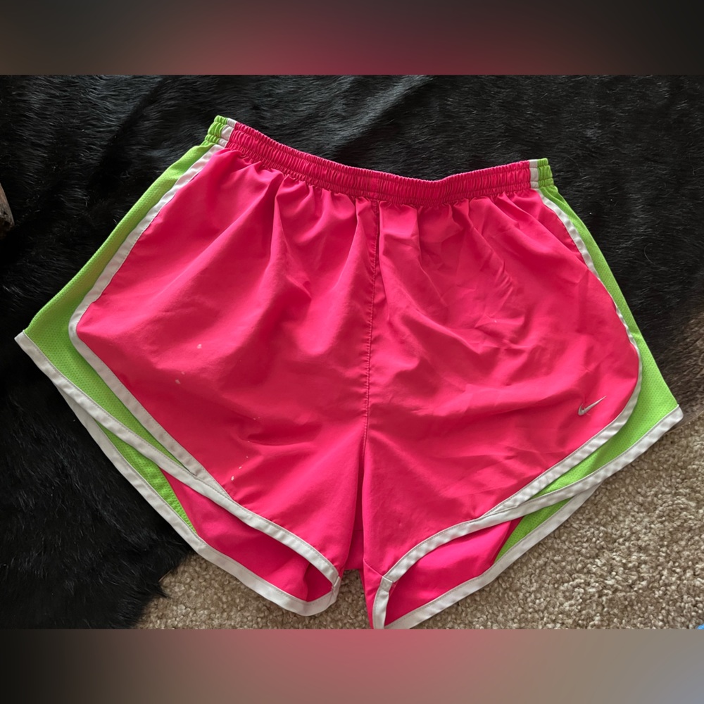 Nike shorts in Medium